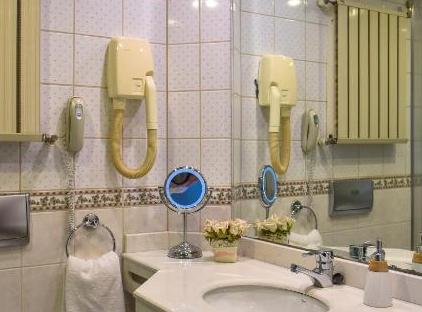 تور هتل دنیزاتی پلاس استانبول تورنگار