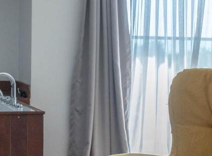 هتل لارن ساحلی و اسپا تورنگار