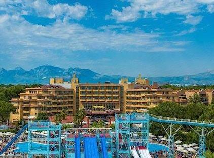 رزورت خانوادگی آستریا بلک تورنگار