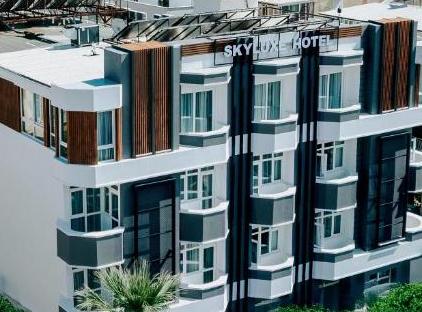 هتل اسکای لوکس کونیالتی تورنگار