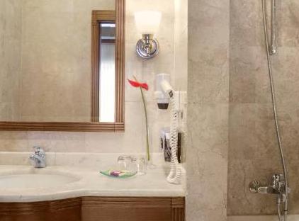 هتل رزیدنس IC تورنگار