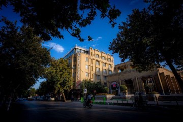 تور اصفهان هتل سفیراز تهران