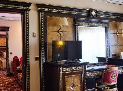 هتل کلاب سرا تورنگار