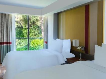 ریکس پرمیوم بلک - سرزمین افسانه‌ها تورنگار