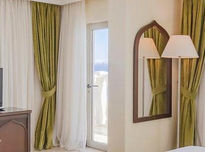 هتل کراون پلازا آنتالیا بای IHG تورنگار