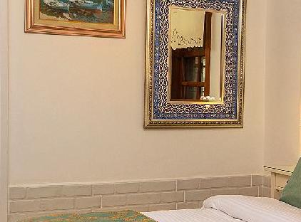 هتل زمیره گاردن تورنگار