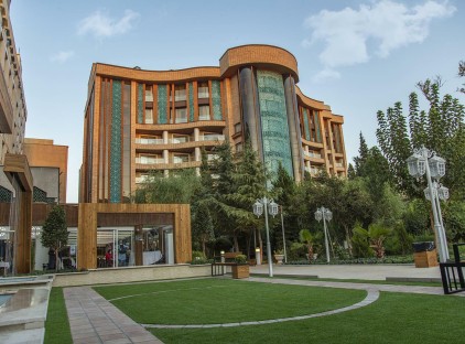 تور اصفهان هتل پارسیان کوثر با پرواز و قطار | تورنگار تورنگار