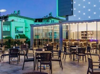 هتل هالیدی این آنتالیا - لارا توسط IHG تورنگار