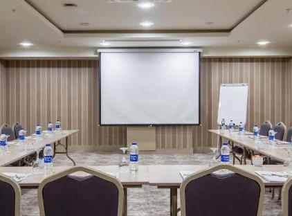 هتل هالیدی این آنتالیا - لارا توسط IHG تورنگار