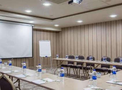 هتل هالیدی این آنتالیا - لارا توسط IHG تورنگار