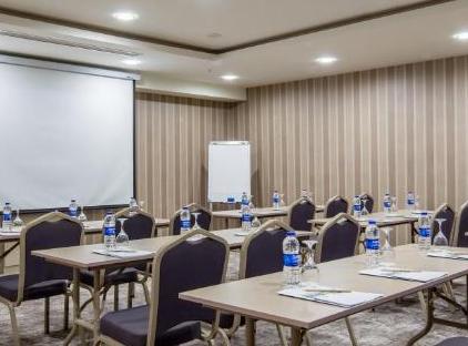 هتل هالیدی این آنتالیا - لارا توسط IHG تورنگار