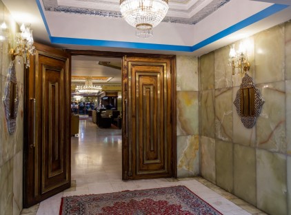 تور اصفهان هتل پارسیان عالی قاپو تورنگار