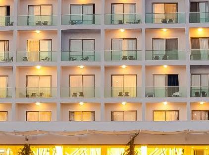 Falcon Hotel تورنگار