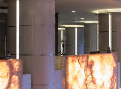 Falcon Hotel تورنگار