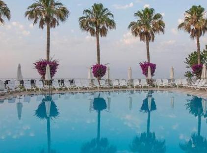 Falcon Hotel تورنگار