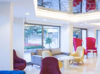 Falcon Hotel تورنگار