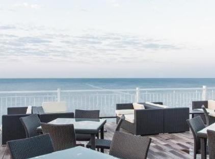 Falcon Hotel تورنگار