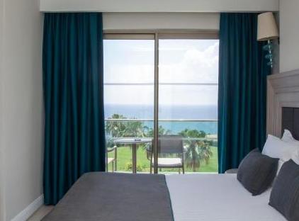 Falcon Hotel تورنگار