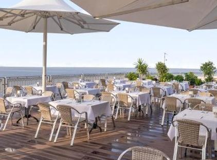Falcon Hotel تورنگار