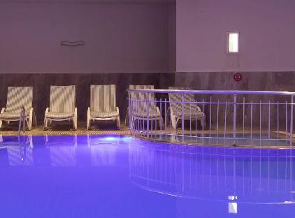 Falcon Hotel تورنگار