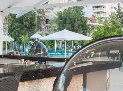 Falcon Hotel تورنگار