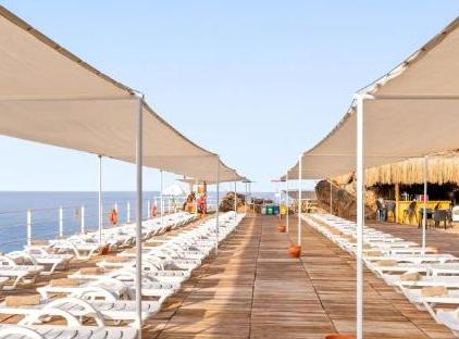 Falcon Hotel تورنگار