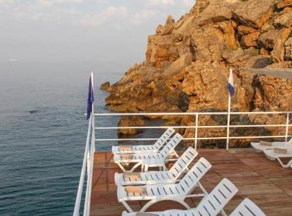 Falcon Hotel تورنگار