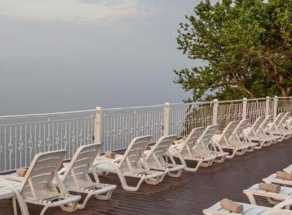 Falcon Hotel تورنگار