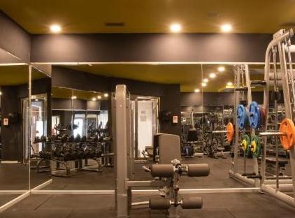 Falcon Hotel تورنگار