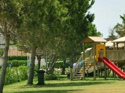 هتل دیونیسوس اسپا بلک تورنگار
