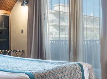 هتل پرگه - فقط برای بزرگسالان ۱۸ سال به بالا تورنگار