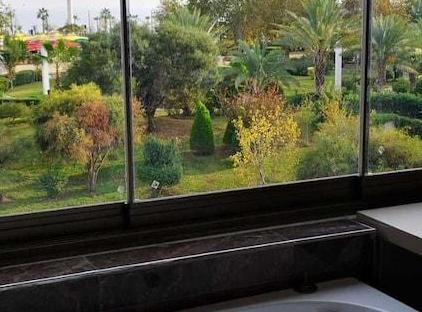 هتل میک رویال تورنگار