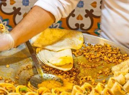هتل ملاس لارا تورنگار