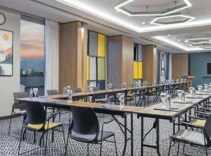 هتل همپتون بای هیلتون آنتالیا ایرپورت تورنگار