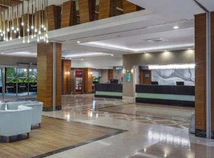 هتل وایندام گاردن لارا تورنگار