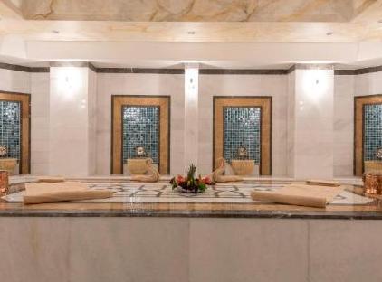 هتل وایندام گاردن لارا تورنگار