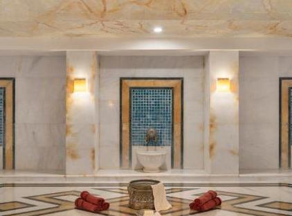هتل وایندام گاردن لارا تورنگار