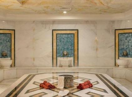 هتل وایندام گاردن لارا تورنگار