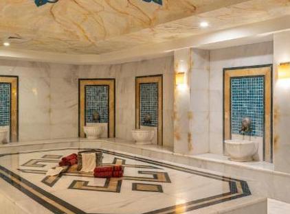 هتل وایندام گاردن لارا تورنگار
