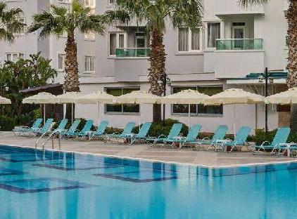 هتل وایندام گاردن لارا تورنگار