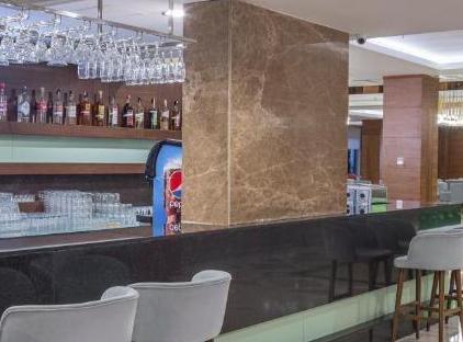 هتل وایندام گاردن لارا تورنگار