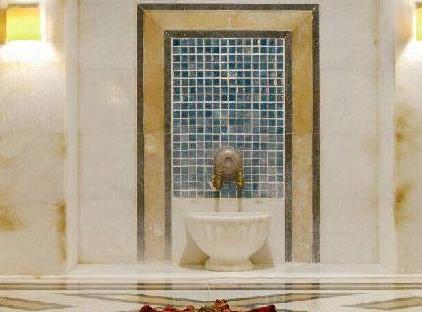 هتل وایندام گاردن لارا تورنگار