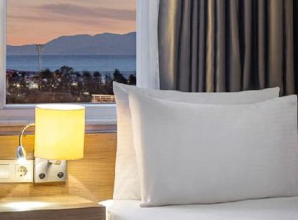 هتل وایندام گاردن لارا تورنگار