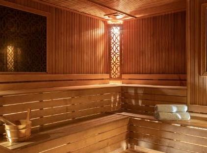 هتل وایندام گاردن لارا تورنگار
