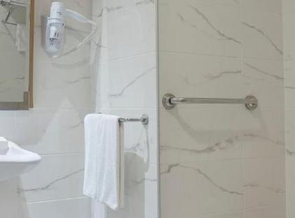 هتل وایندام گاردن لارا تورنگار
