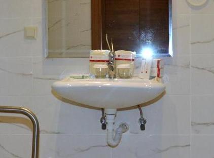هتل وایندام گاردن لارا تورنگار