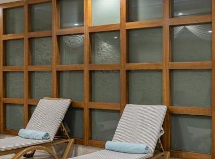 هتل وایندام گاردن لارا تورنگار