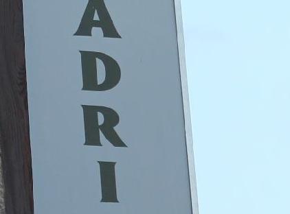 هتل دروازه هادریان تورنگار