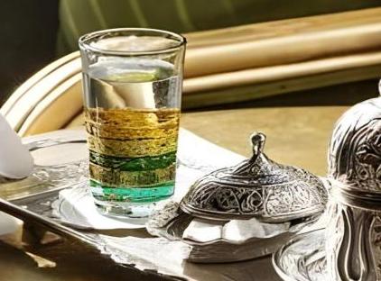 هتل ایلگانس ایست تورنگار