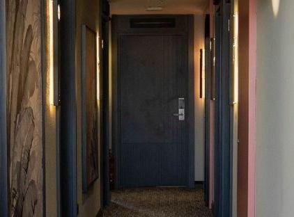 Just Inn City  تورنگار